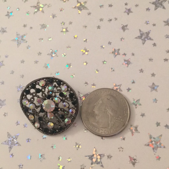 Glam dazzle earrings - Picture 6 of 6